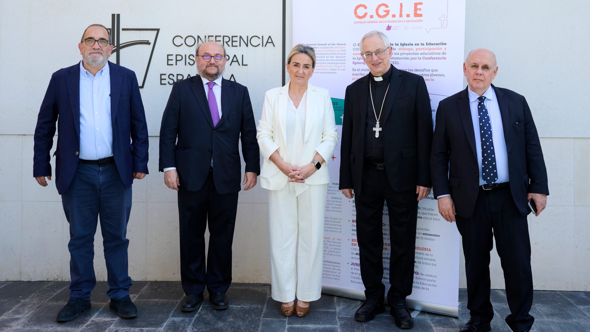 La ministra de Educación conoce en el Pleno del CGIE la diversidad de la presencia educativa de la Iglesia