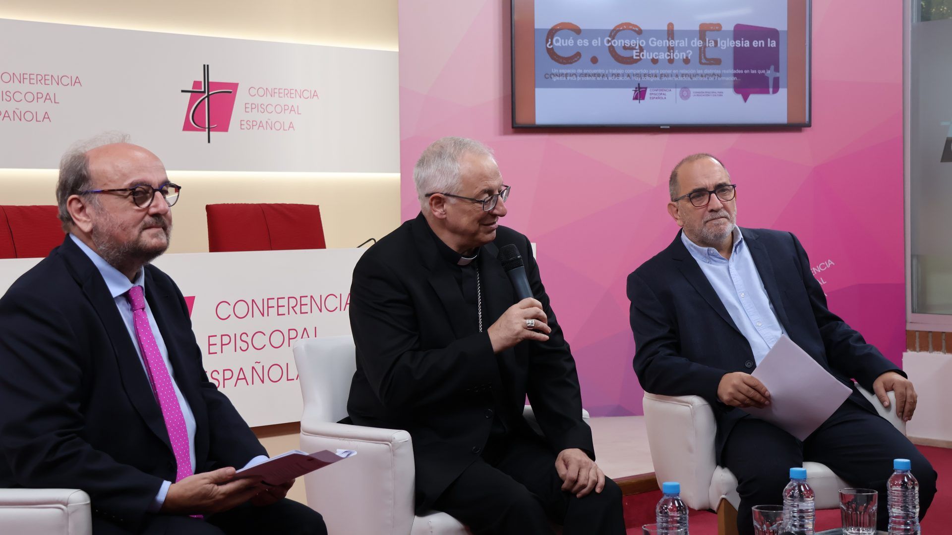 D. Alfonso Rouco obispo de Lugo da conocer las nuevas iniciativas del CGIE